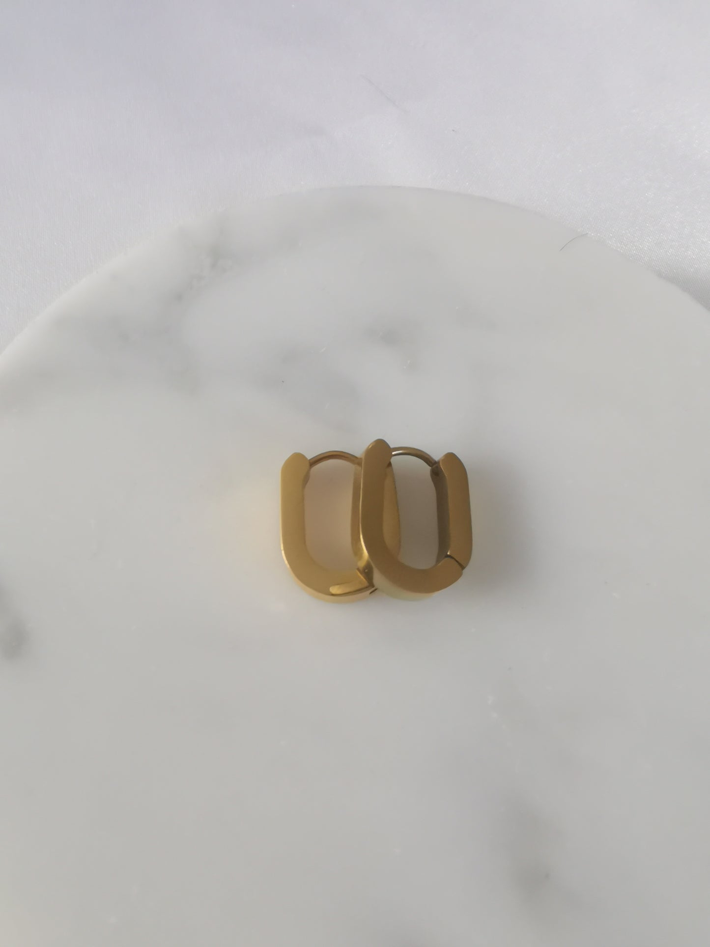 Boucle d'oreille ovale en acier inoxydable doré - Goldshell